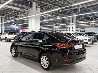 2017 Hyundai Solaris II, чёрный, 999000 рублей, вид 4