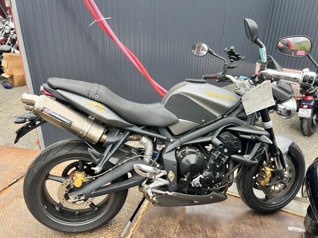 2009 Triumph Street Triple, серый, 520000 рублей, вид 5