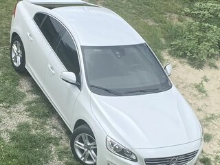 2013 Volvo S60 II Рестайлинг, белый, 1400000 рублей, вид 2