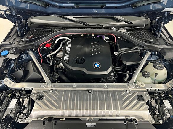 2026 BMW X3 20d xDrive IV (G45/G48), голубой, 7990000 рублей - вид 4