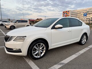 2018 Skoda Octavia III (A7) Рестайлинг, белый, 1700000 рублей, вид 3