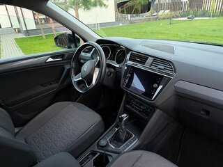 2020 Volkswagen Tiguan II Рестайлинг, чёрный, 2650000 рублей, вид 4