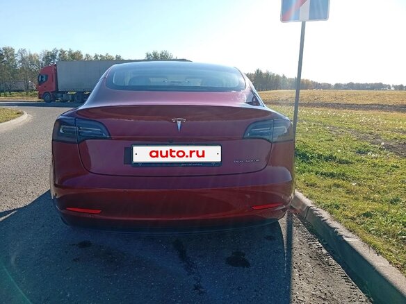 2018 Tesla Model 3 Performance I, красный, 1400000 рублей - вид 3