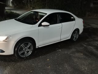 2013 Volkswagen Jetta VI, белый, 750000 рублей, вид 2
