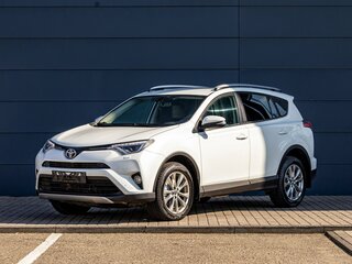 2018 Toyota RAV4 IV (XA40) Рестайлинг, белый, 2495000 рублей, вид 1