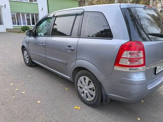 2009 Opel Zafira B Рестайлинг, серебристый, 500000 рублей, вид 3