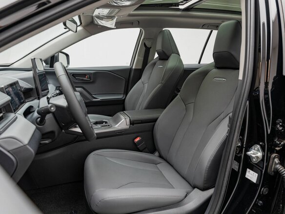 2026 Toyota RAV4 VI (XA60), чёрный, 5000000 рублей - вид 12