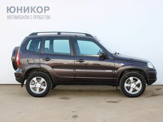 2011 Chevrolet Niva I Рестайлинг, коричневый, 389000 рублей, вид 4