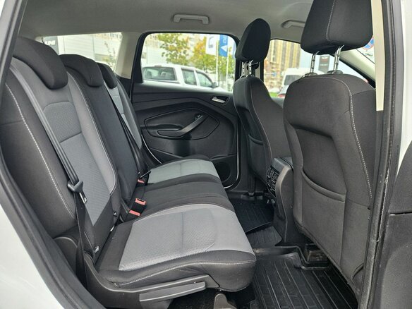 2016 Ford Kuga II Рестайлинг, белый, 1325000 рублей - вид 10