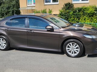 2019 Toyota Camry VIII (XV70), серый, 1900000 рублей, вид 4