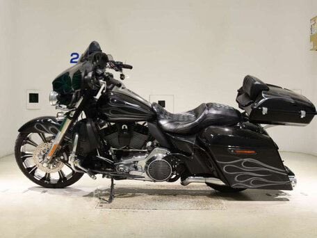 2014 Harley-Davidson Street Glide, чёрный, 920000 рублей, вид 2