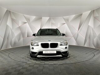 2013 BMW X1 20i I (E84) Рестайлинг, серый, 1255150 рублей, вид 3