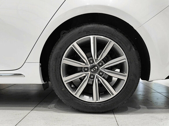 2019 Kia K5 III, белый, 1950000 рублей - вид 17