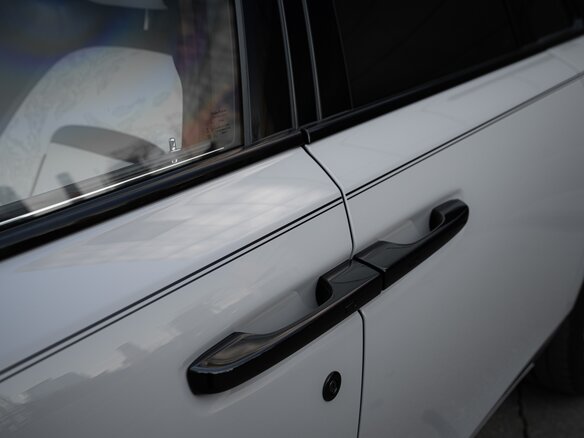 2026 Rolls-Royce Ghost Black Badge II Рестайлинг (Series II), серый, 60400000 рублей - вид 8