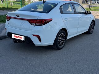 2017 Kia Rio IV, белый, 1100000 рублей, вид 4