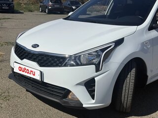 2020 Kia Rio IV Рестайлинг, белый, 1271000 рублей, вид 5
