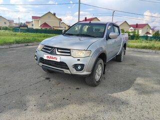 2014 Mitsubishi L200 IV Рестайлинг, серебристый, 850000 рублей, вид 1