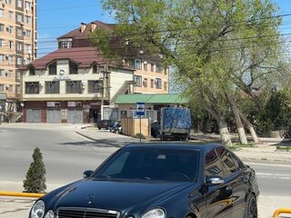 2002 Mercedes-Benz E-Класс 320 III (W211, S211), чёрный, 780000 рублей, вид 1