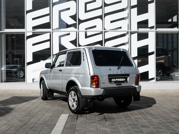 2018 Lada (ВАЗ) 2121 (4x4) Urban I Рестайлинг, серебристый, 630000 рублей - вид 1
