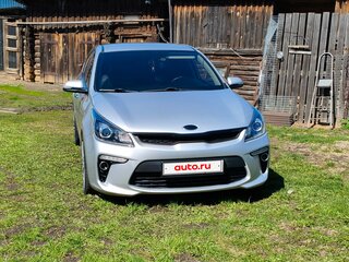 2017 Kia Rio IV, серебристый, 1050000 рублей, вид 2