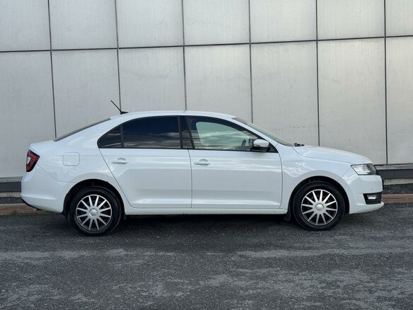 2019 Skoda Rapid I Рестайлинг, белый, 1100000 рублей - вид 4