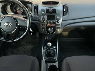 2013 Kia Cerato 6-speed II, чёрный, 775000 рублей, вид 3