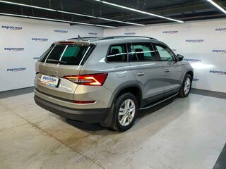 2021 Skoda Kodiaq I, коричневый, 2530000 рублей, вид 3