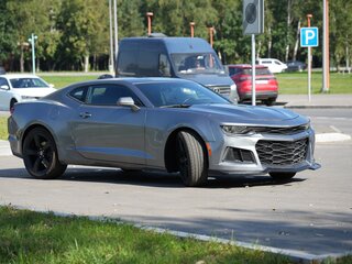2020 Chevrolet Camaro VI Рестайлинг, серый, 2800000 рублей, вид 3