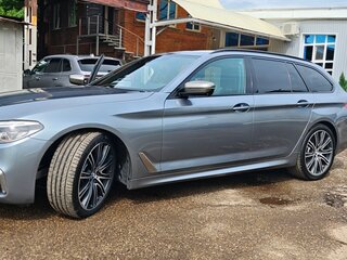 2019 BMW 5 серии M550d xDrive VII (G30/G31/G38), серый, 4200000 рублей, вид 1