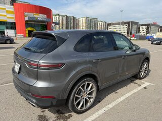 2019 Porsche Cayenne III, серый, 5490000 рублей, вид 3