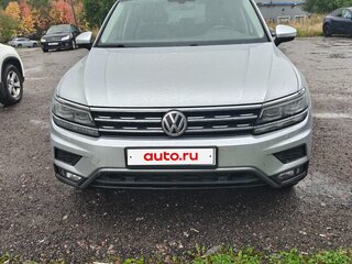 2018 Volkswagen Tiguan II, серебристый, 2160000 рублей, вид 3