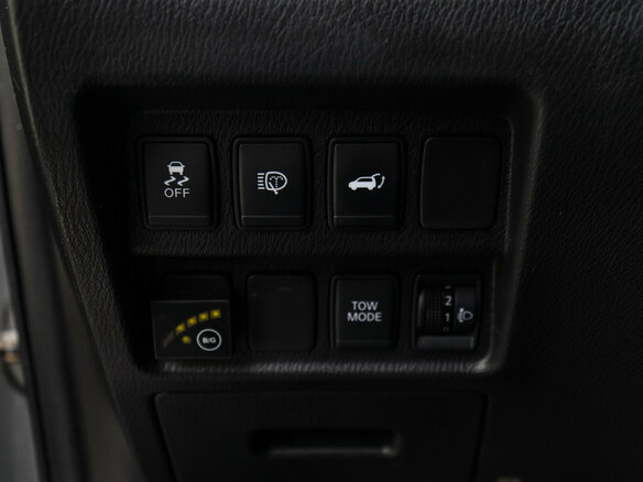 2016 Nissan Pathfinder IV, серый - вид 19