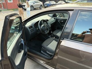 2015 Volkswagen Polo V, коричневый, 470000 рублей, вид 5