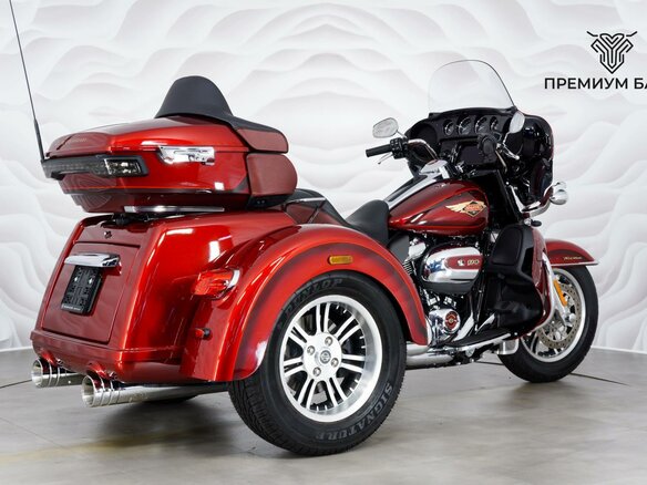 2024 Harley-Davidson Tri Glide, красный, 5499000 рублей - вид 5