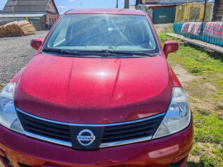 2010 Nissan Tiida I Рестайлинг, красный, 700000 рублей, вид 1