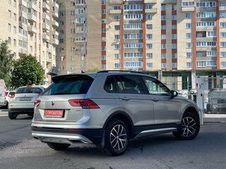 2020 Volkswagen Tiguan II, серый, 2949000 рублей, вид 4