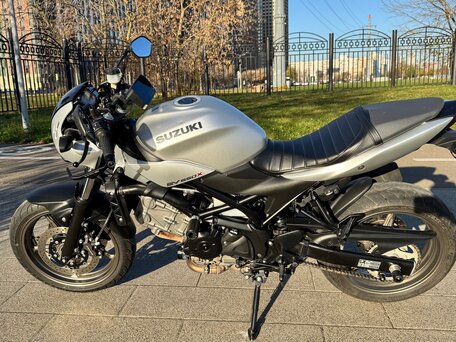2024 Suzuki SV 650, серебристый, 699000 рублей, вид 4