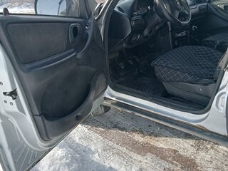 2011 Chevrolet Niva I Рестайлинг, серебристый, 370000 рублей, вид 5