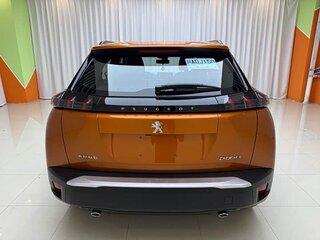 2023 Peugeot 2008 II, оранжевый, 1512055 рублей, вид 5
