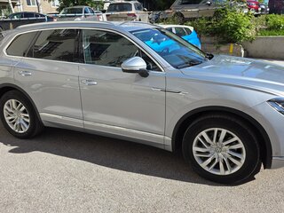 2018 Volkswagen Touareg III, серебристый, 4500000 рублей, вид 5