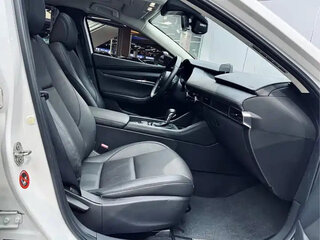 2022 Mazda 3 Axela IV (BP), белый, 1185000 рублей, вид 5