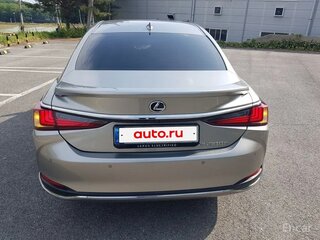 2025 Lexus ES 300h VII Рестайлинг 2, серебристый, 6711757 рублей, вид 4