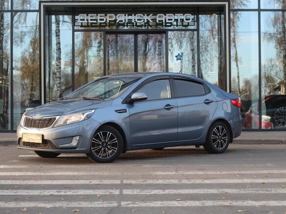 2013 Kia Rio 5-speed III, голубой, 890000 рублей