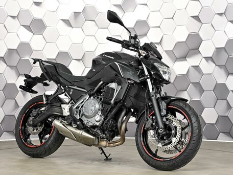 2018 Kawasaki Z 650, чёрный, 695000 рублей, вид 1