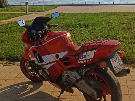 1991 Honda CBR 600F, красный, 299000 рублей, вид 4