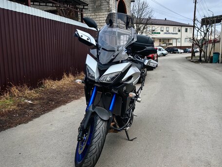 2015 Yamaha MT-09 Tracer (FJ-09), серебристый, 800000 рублей, вид 2