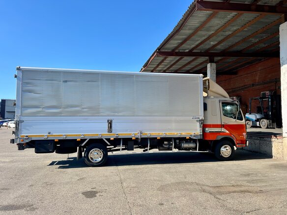 1996 Fuso (Mitsubishi) Fighter, оранжевый, 2600000 рублей - вид 15