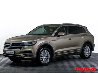 2018 Volkswagen Touareg III, бежевый, 3850000 рублей, вид 1