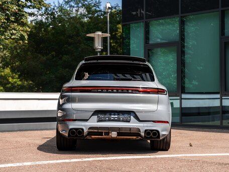 2024 Porsche Cayenne Turbo E-Hybrid III Рестайлинг, серый, 22000000 рублей, вид 5