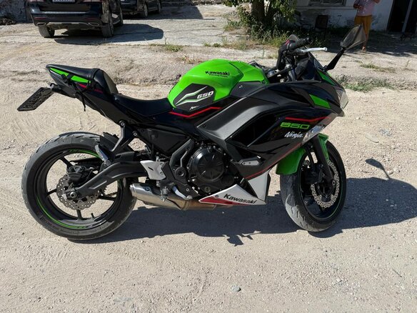 2022 Kawasaki Ninja 650, зелёный, 800000 рублей